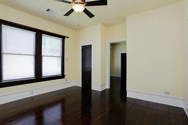 Building Photo - 1211 Bingham St