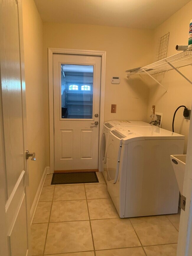 Building Photo - 4716 Plantation View Dr