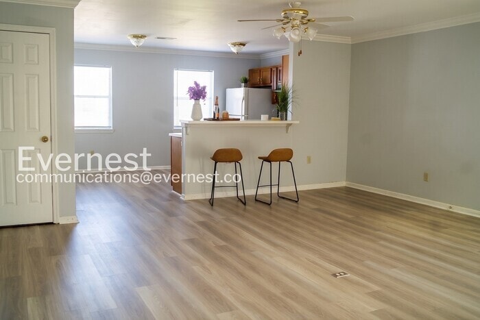 Building Photo - 4809 Brighton Ln