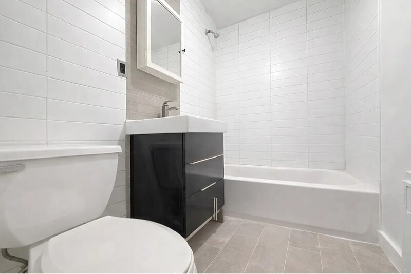 Building Photo - 225 Eldert St