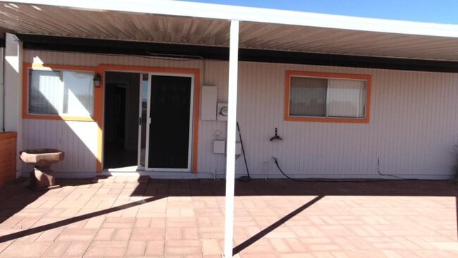 Building Photo - 428 N Calle Del Diablo