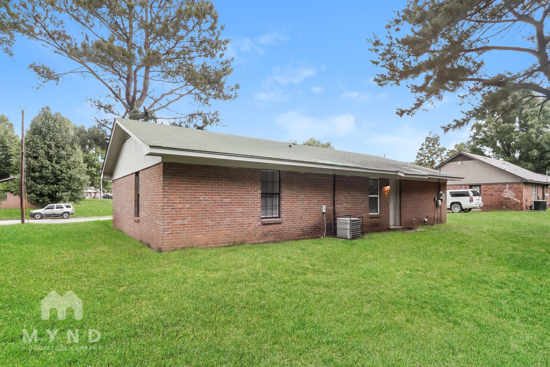Building Photo - 10571 Chateau Dr