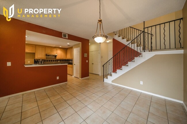 Building Photo - Sweet townhome in the heart of Plano