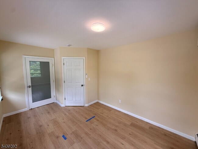Building Photo - 48 Ringwood Ave