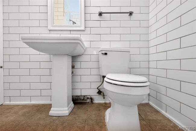 Building Photo - 127 Franklin St