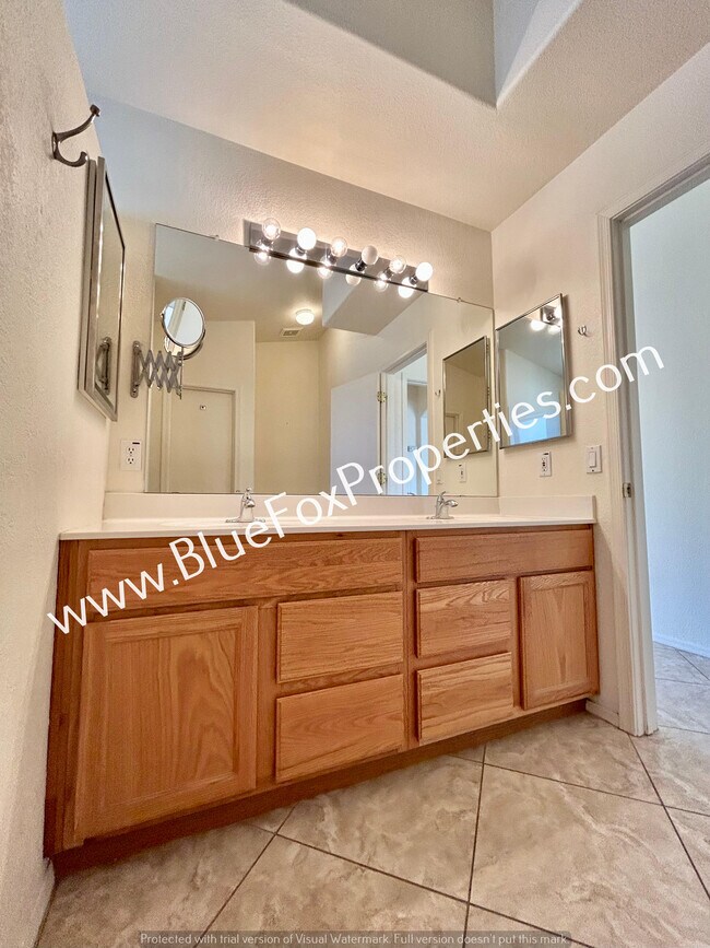 Building Photo - 2578 W Bluffs Peak Ct