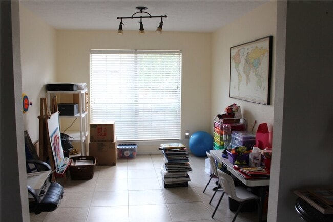 Building Photo - 7063 River Garden Dr