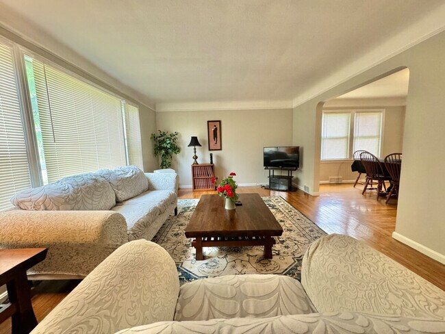 Primary Photo - 2199 Cranston Rd