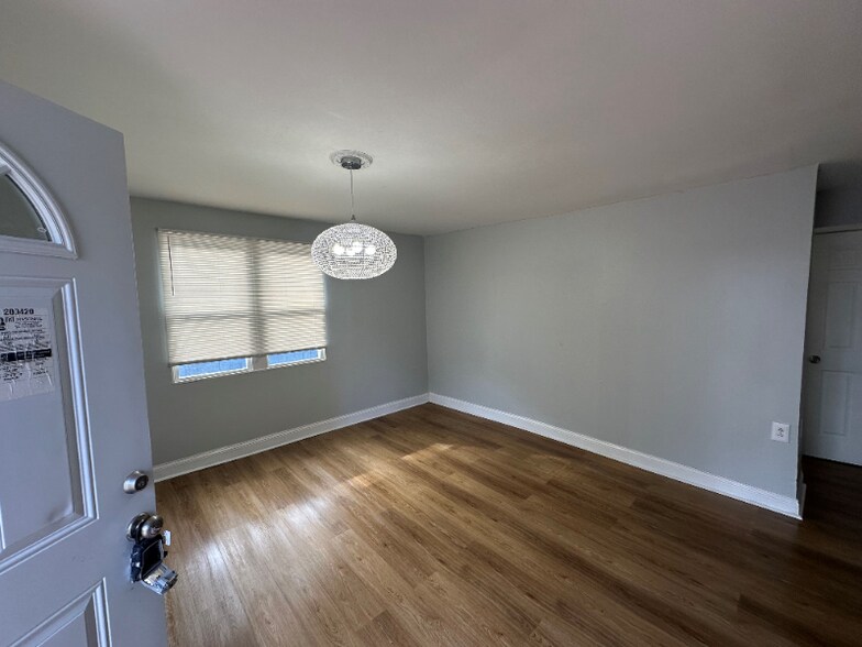 Building Photo - 1717 Mc Quade St