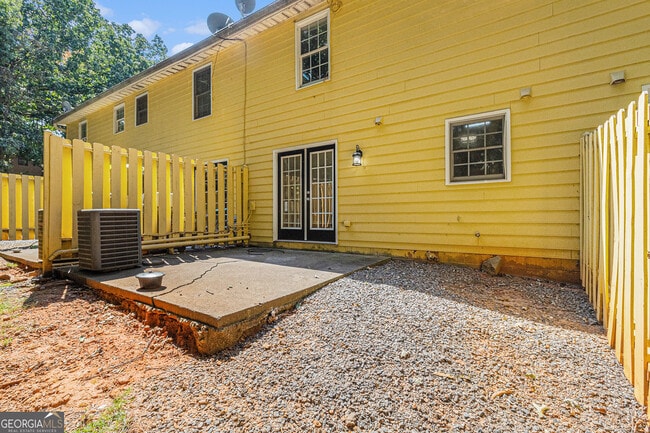 Building Photo - 2202 Highpoint Rd