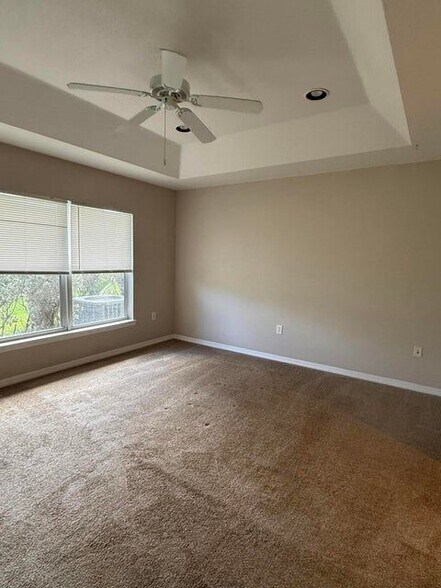 Building Photo - 1739 N Dovetail Dr