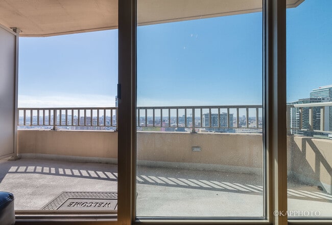 Building Photo - 200 N Jefferson St