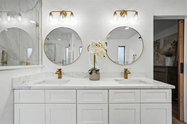 Building Photo - 4303 Blackheath Rd