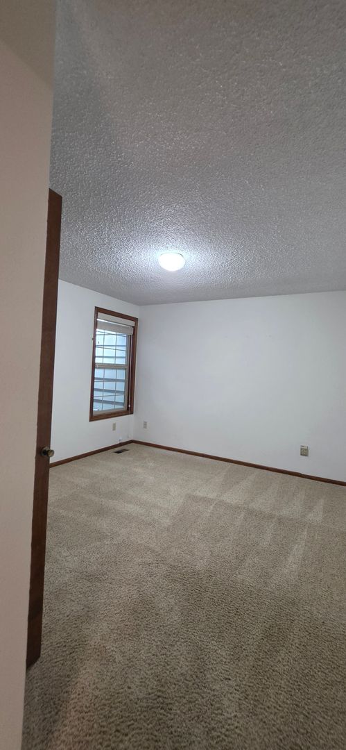 Building Photo - 1110 NW Springwood Ln