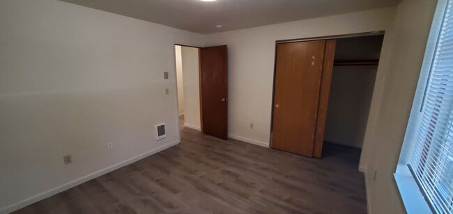 Building Photo - Maple Place Apartments