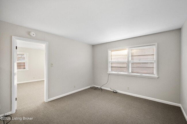 Building Photo - 2220 Heather Ln