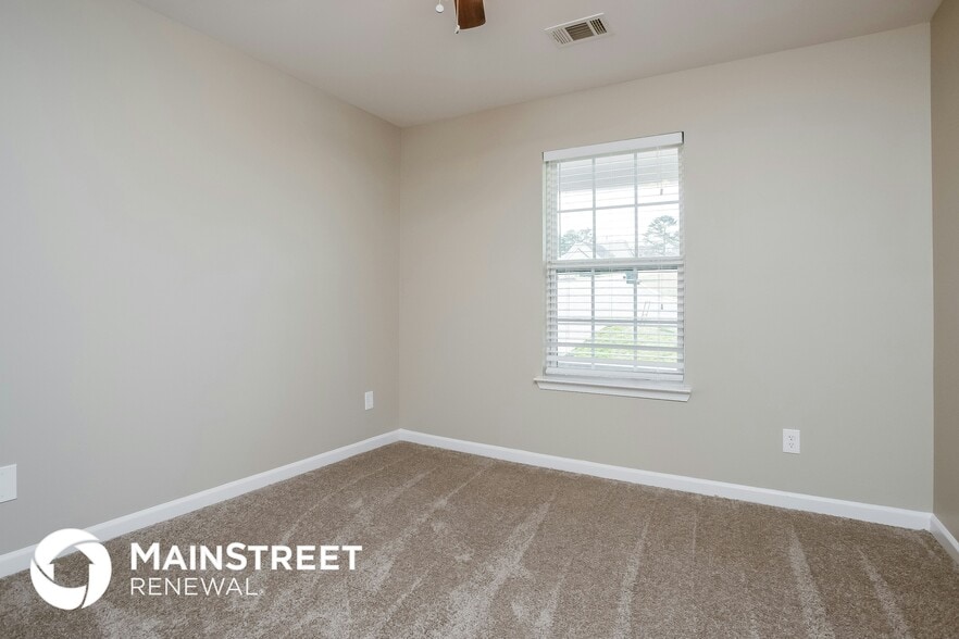 Building Photo - 153 Elderberry Point