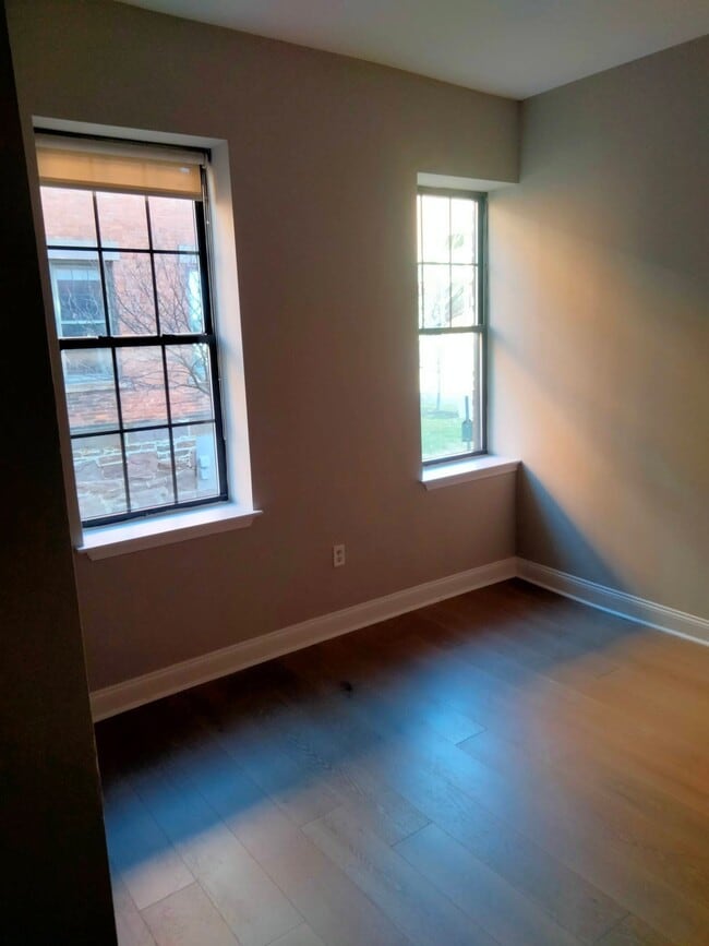 Building Photo - 38 Imlay St