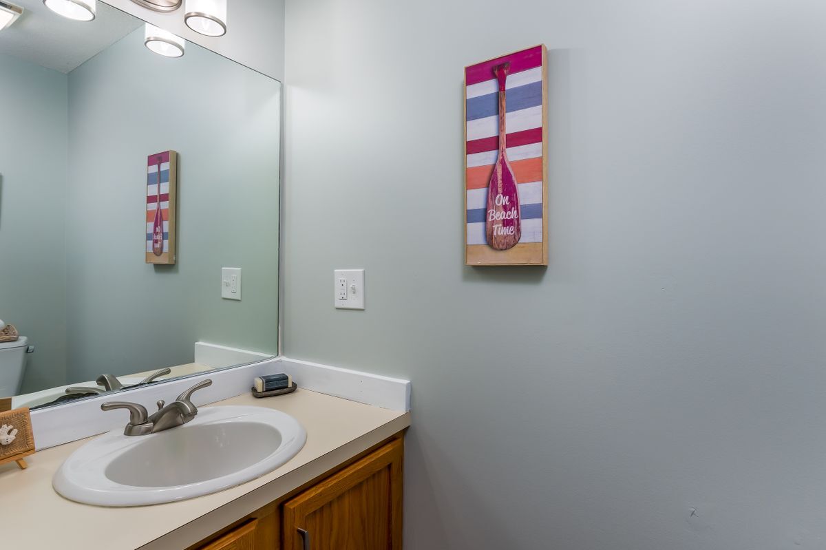 Building Photo - 87 Dunvegan Wds Dr