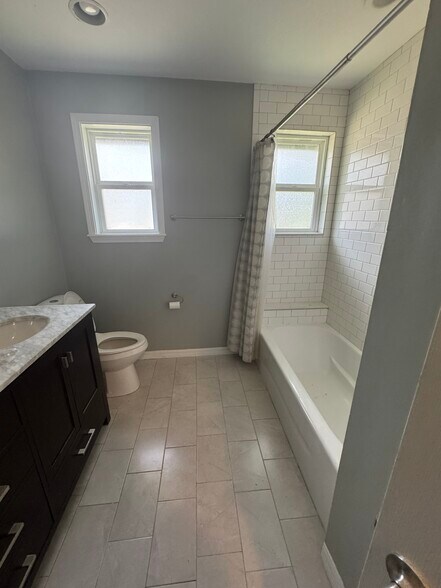 Building Photo - 97300 Laffites Way