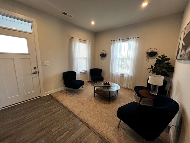 Building Photo - Immaculate 3, Bed, 2.5 Bath Home Minutes from the VA/NC Line