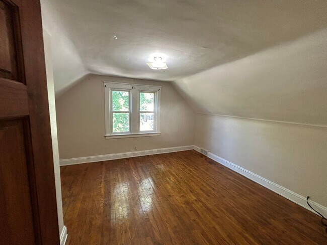 Building Photo - 3589 W 50th St