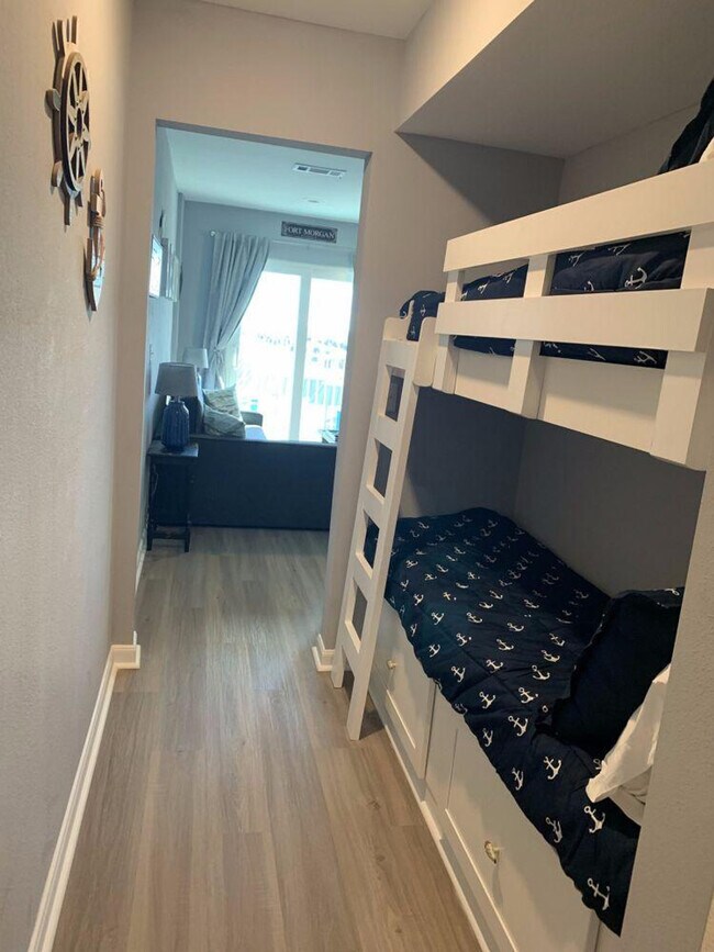 Building Photo - 405 Plantation Rd