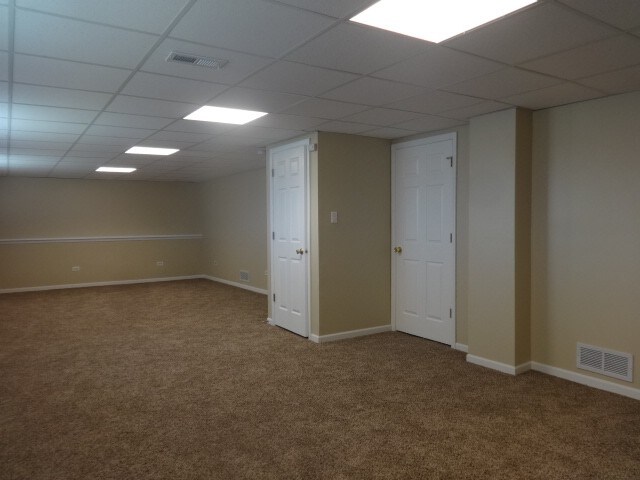 Building Photo - 816 Shorewood Dr