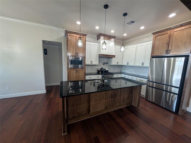 Building Photo - 405 NW 115th St