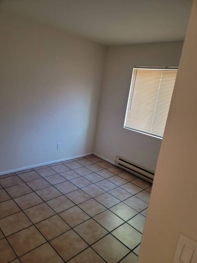 Building Photo - 1/2 MONTH FREE ON 12 MONTH LEASE AND MOVE ...