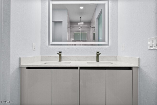 Building Photo - 3990 27th Ave NE