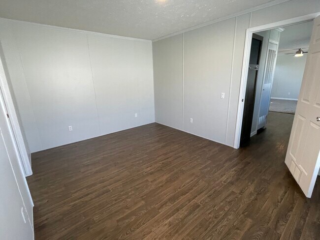 Building Photo - 37 Starling Hill Dr
