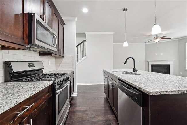 Building Photo - 5550 Lightheart Ct