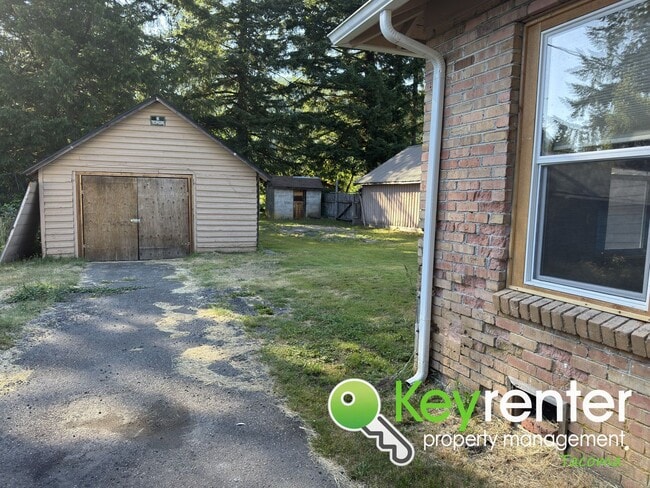 Building Photo - Newly Remodeled 2-Bedroom Home in Morton!