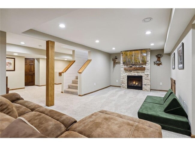 Building Photo - 311 Park St E