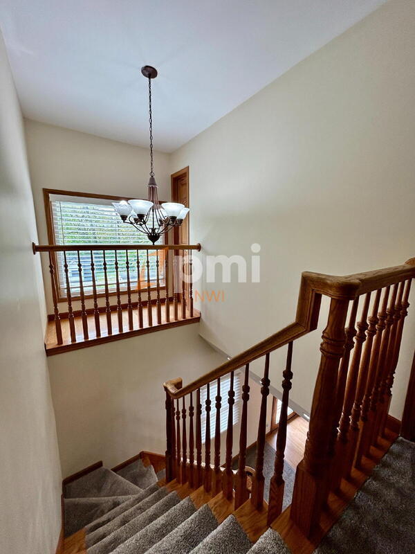 Building Photo - 5107 White Oak Terrace
