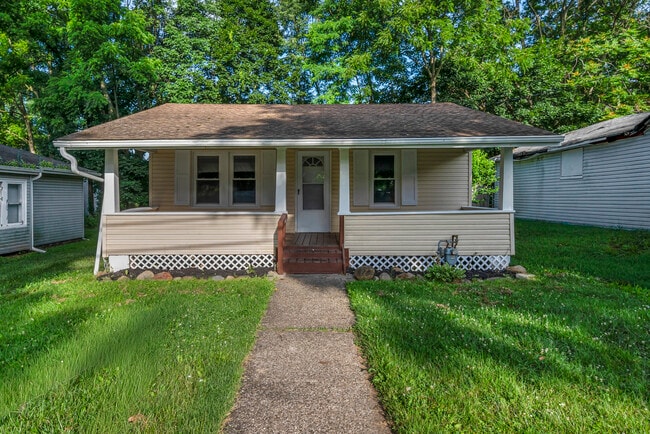 Building Photo - 986 Tritt Dr