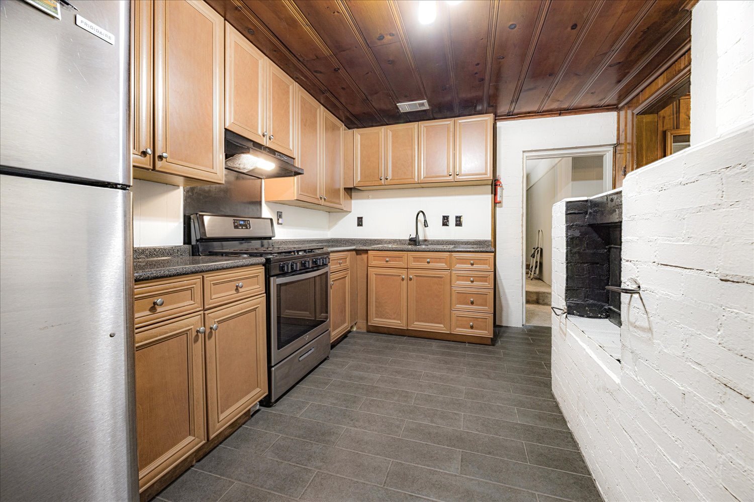 granny kitchen - 171 Palisade St