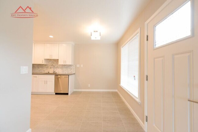 Building Photo - 1823 El Parque Ct