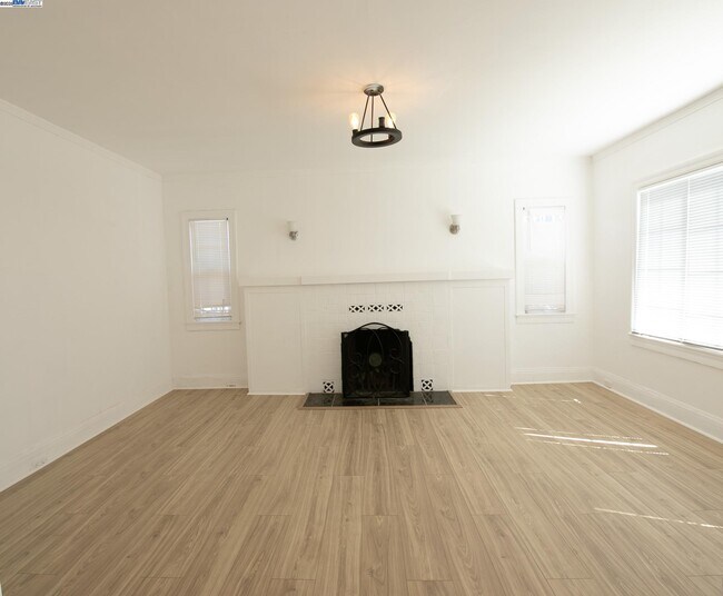 Building Photo - 7800 Lockwood St
