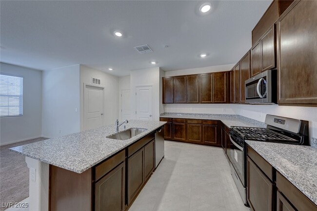 Building Photo - 2806 Alfena Pl