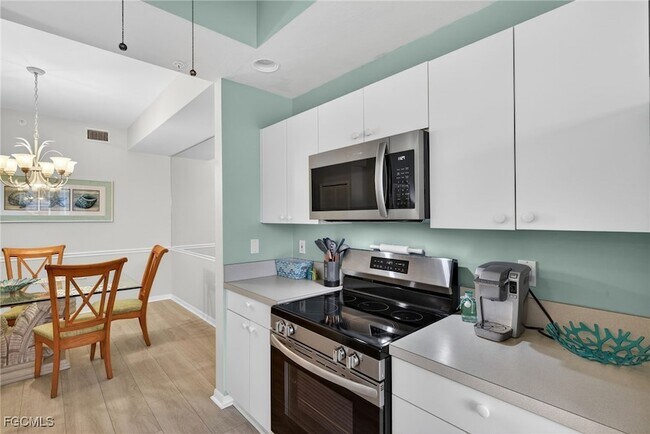 Building Photo - 2925 Cypress Trace Cir