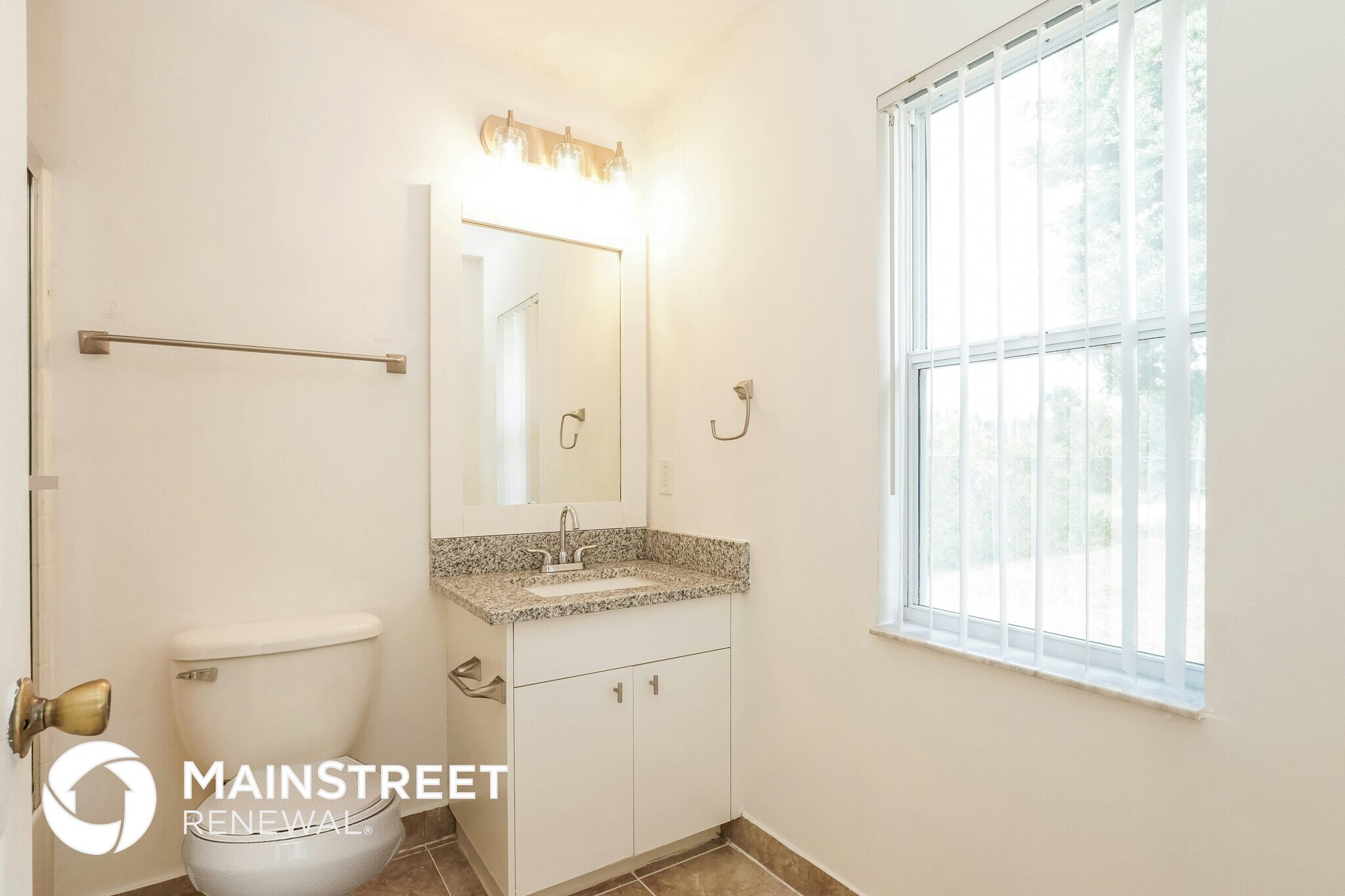 Building Photo - 502 Whitehall Ave SW