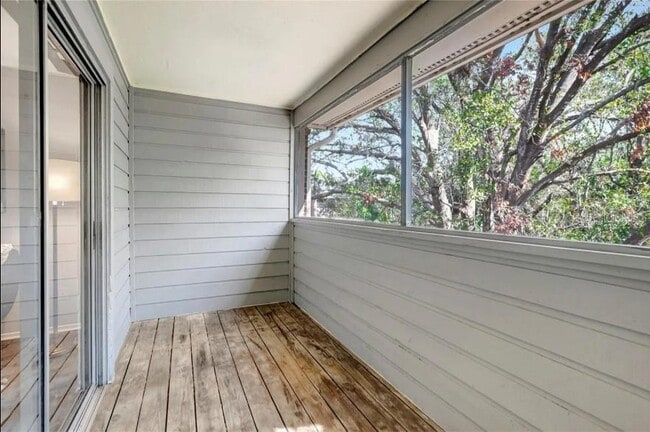 Building Photo - 1400 Gandy Blvd N