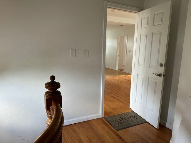 Building Photo - 143 W 2nd St