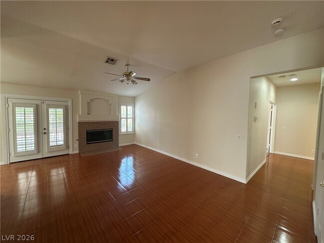 Building Photo - 2109 N Cedar Hills St