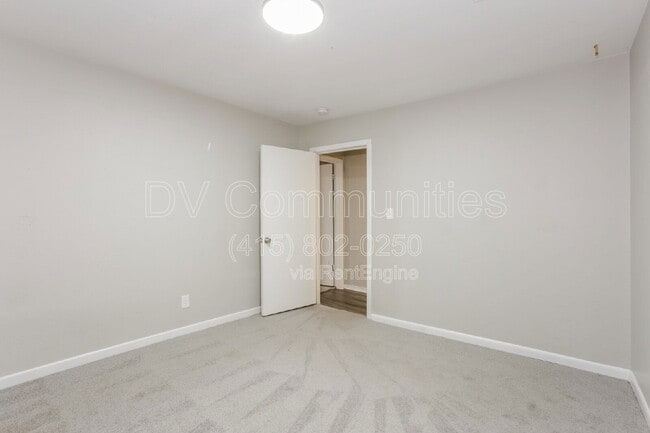 Building Photo - 2901 Creston Ave