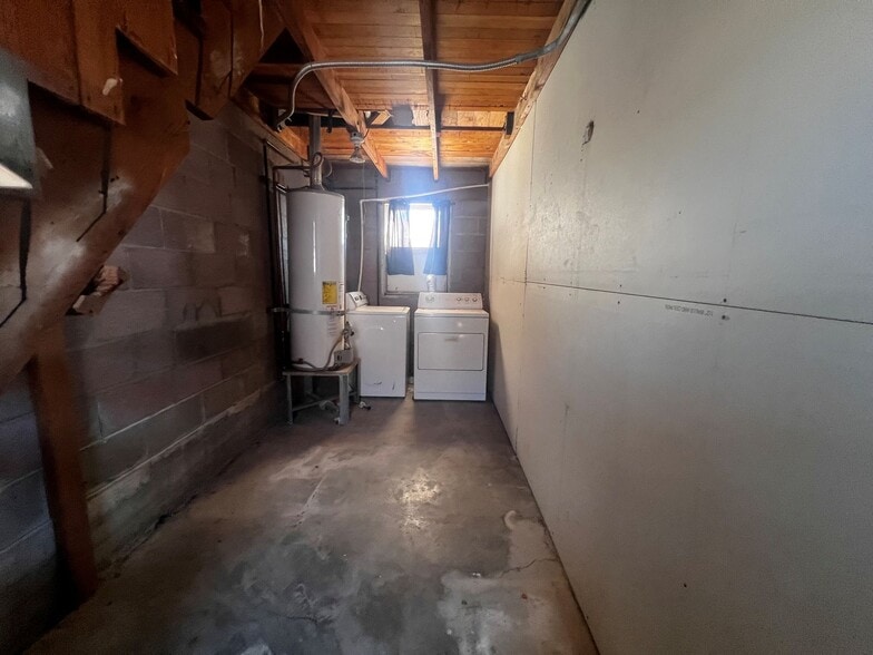Building Photo - 303 Chestnut St