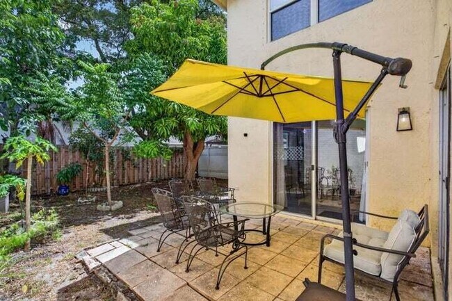 Building Photo - 4131 Eastridge Cir