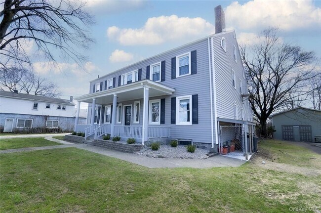 Building Photo - 220 Walsh Ave